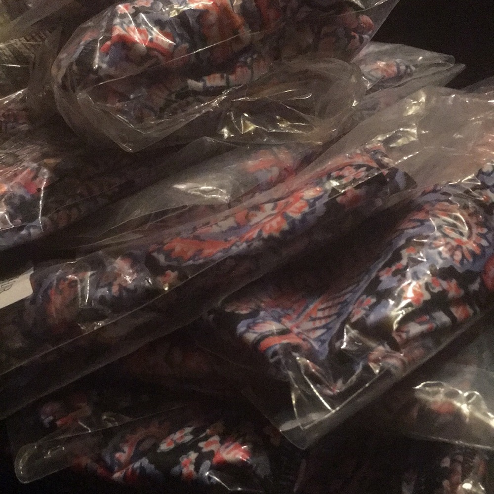 NWT K-Deer Legging Capri Nantucket Paisley Print - Picture 3 of 3